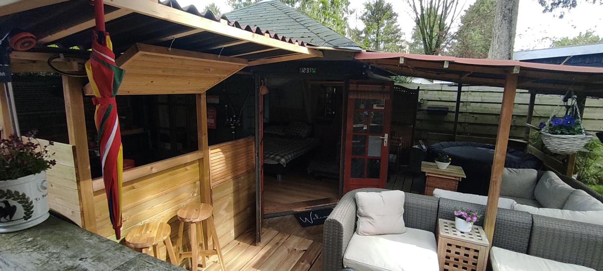 פוטן "Tempat Senang" Chalet On The Beautiful Veluwe With Airco Sauna Bbq Jacuzzi Beamer And Dog מראה חיצוני תמונה