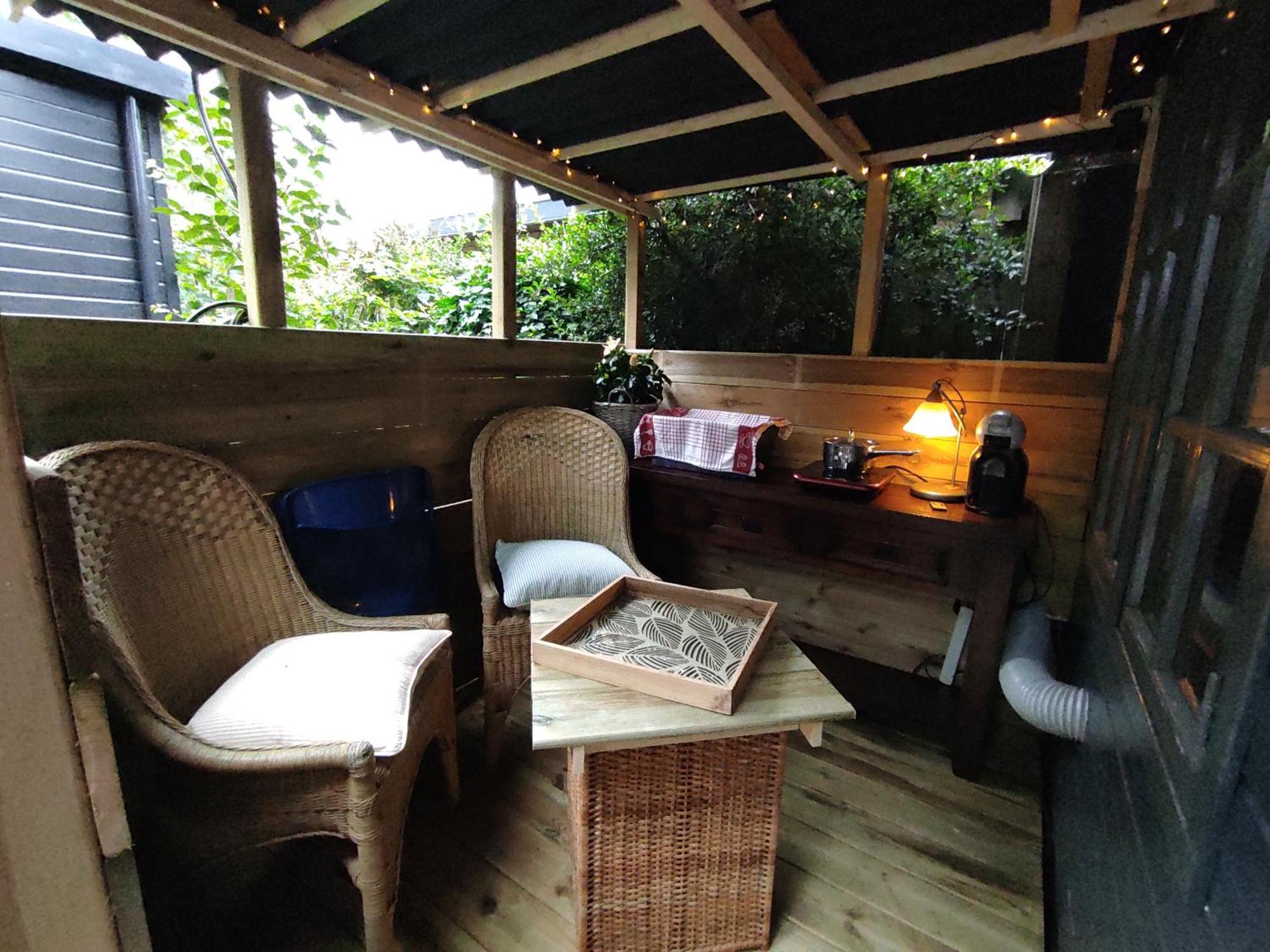 פוטן "Tempat Senang" Chalet On The Beautiful Veluwe With Airco Sauna Bbq Jacuzzi Beamer And Dog מראה חיצוני תמונה